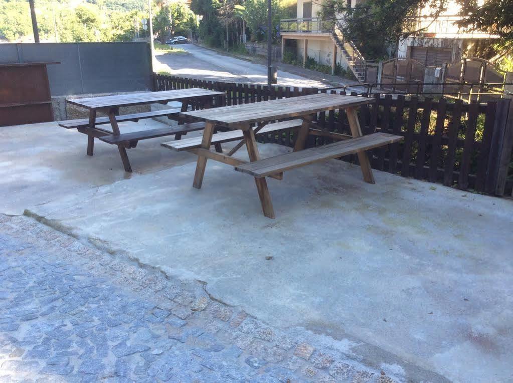 Campismo Rural Rio Caldo Geres Gerês Exterior foto